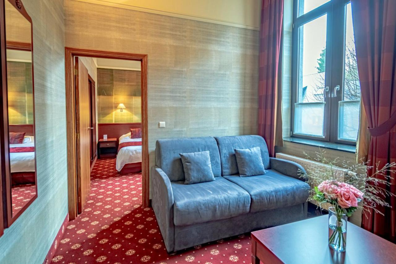 Hotel Des Comtes Дюрбюи Экстерьер фото