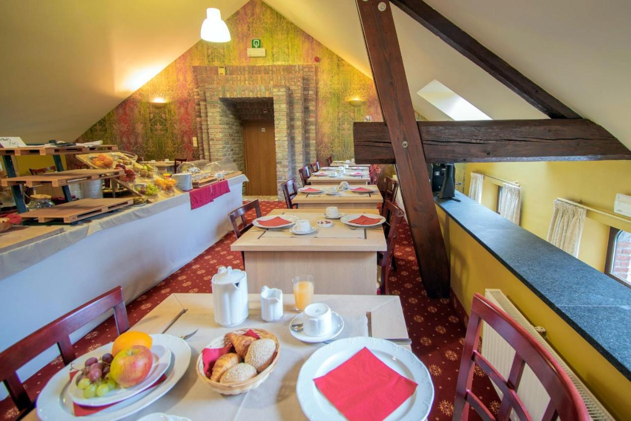 Hotel Des Comtes Дюрбюи Экстерьер фото